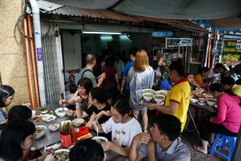 Kinh nghiệm mở quán phở kinh doanh hút khách cần chuẩn bị những gì?